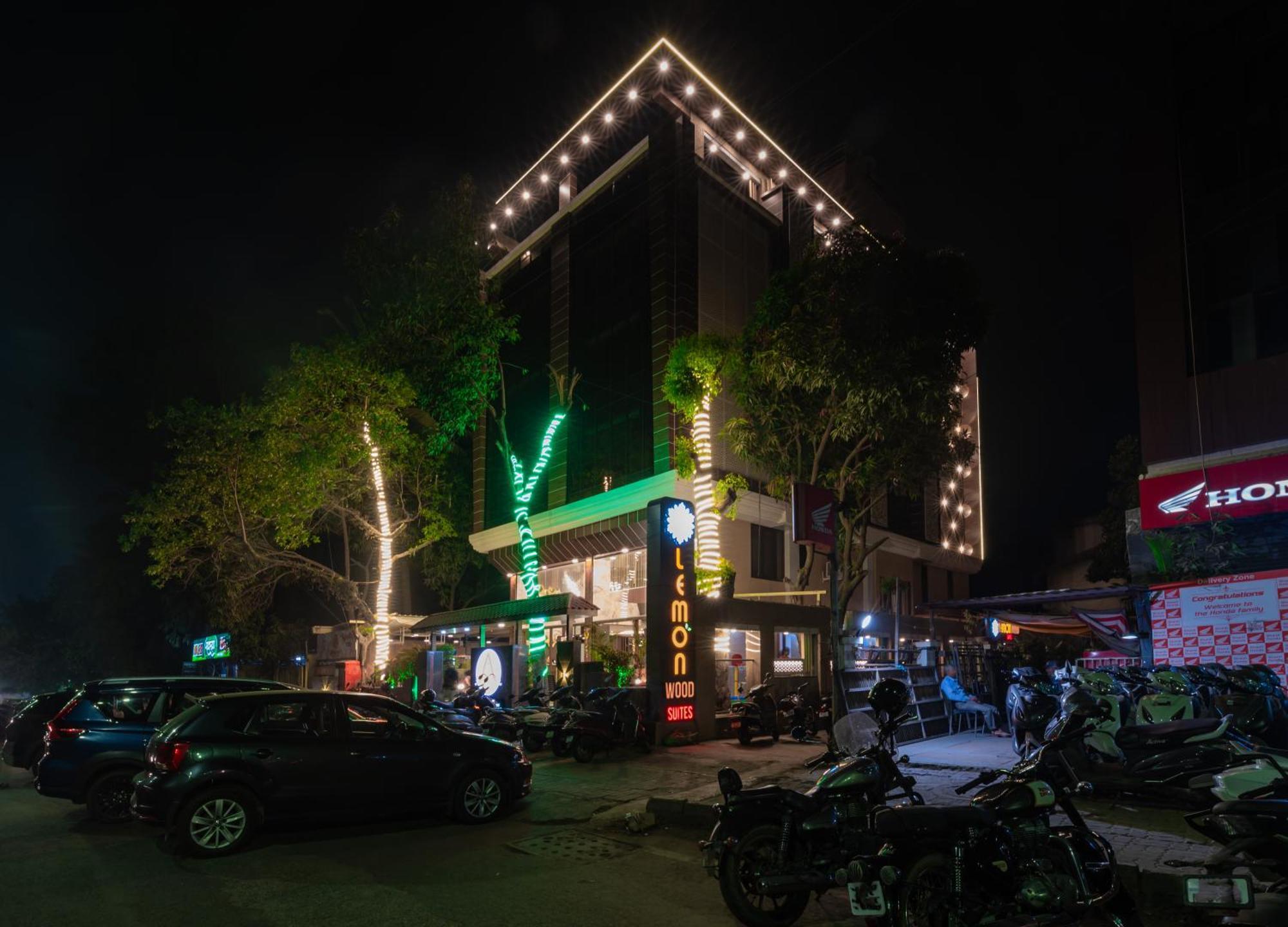 Lemon Wood Suites Pune Exterior photo