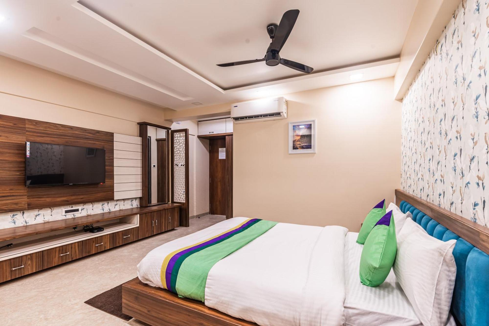 Lemon Wood Suites Pune Exterior photo