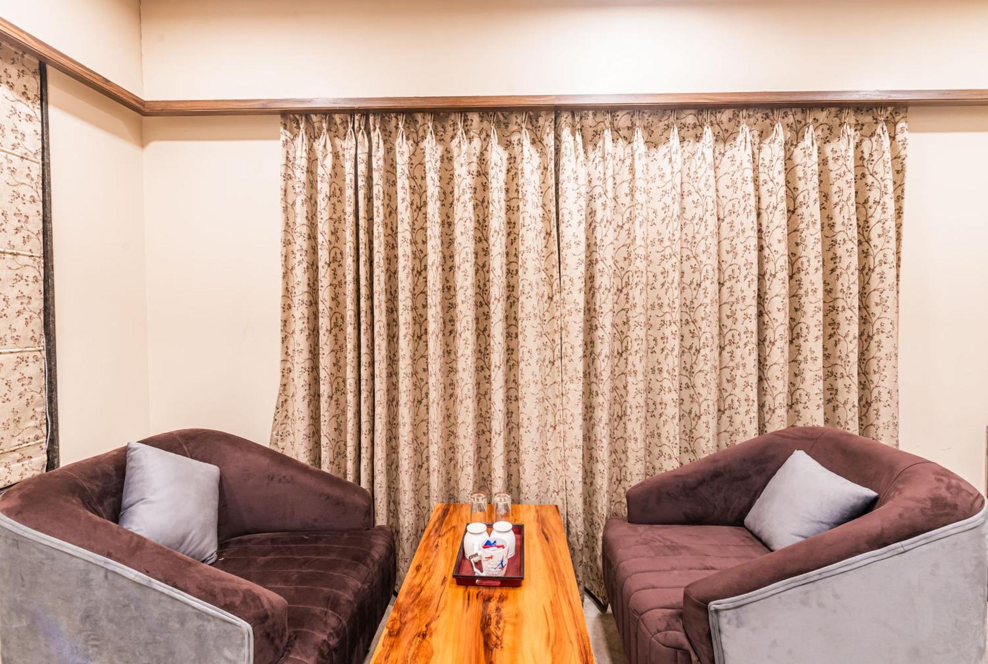 Lemon Wood Suites Pune Exterior photo